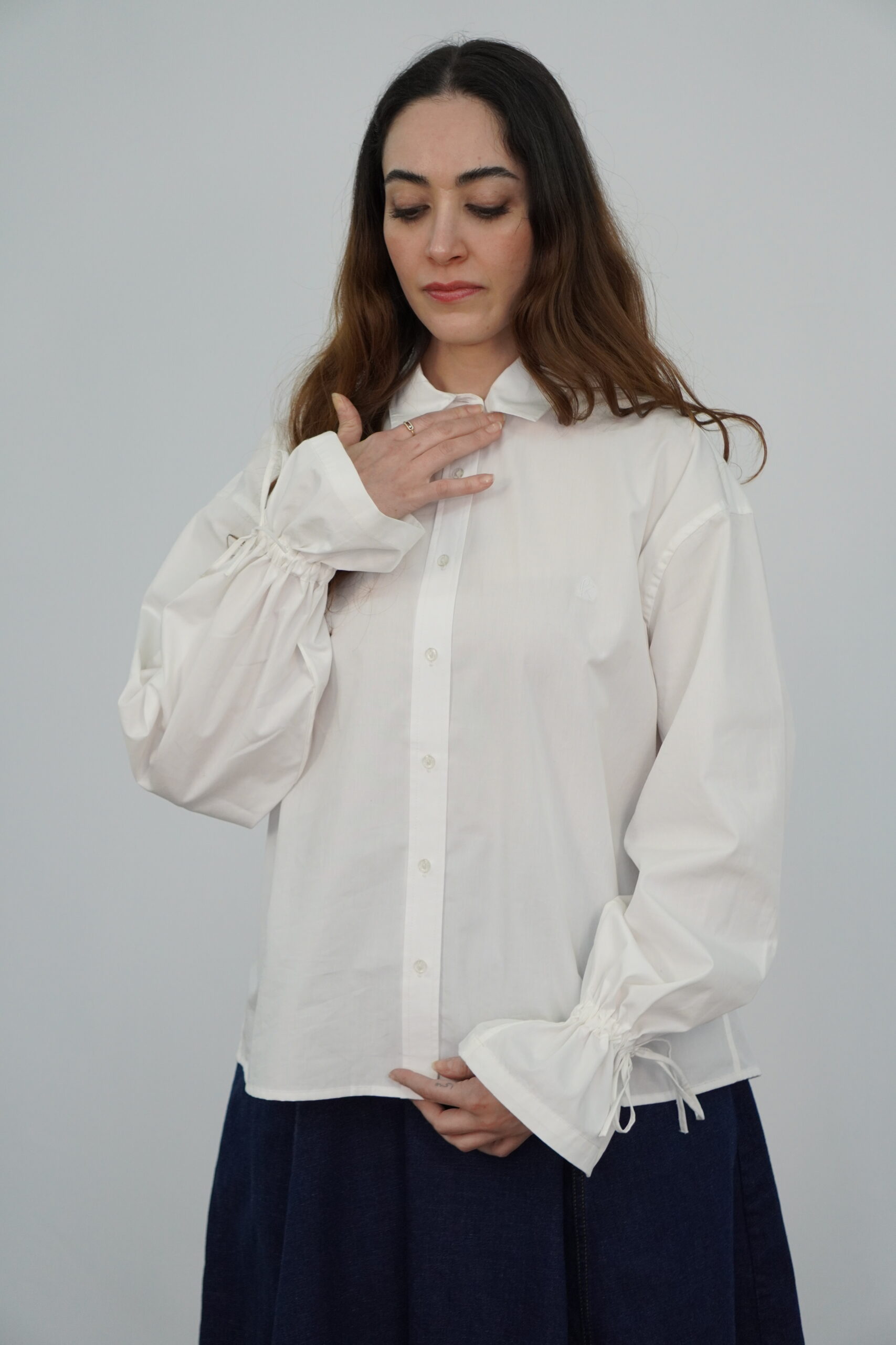 chemise oversize à volants modeste