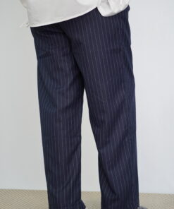 pantalon tailleur coupe large à pli modeste